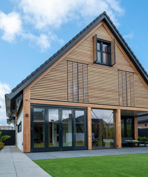 Houten woning met een houten constructie